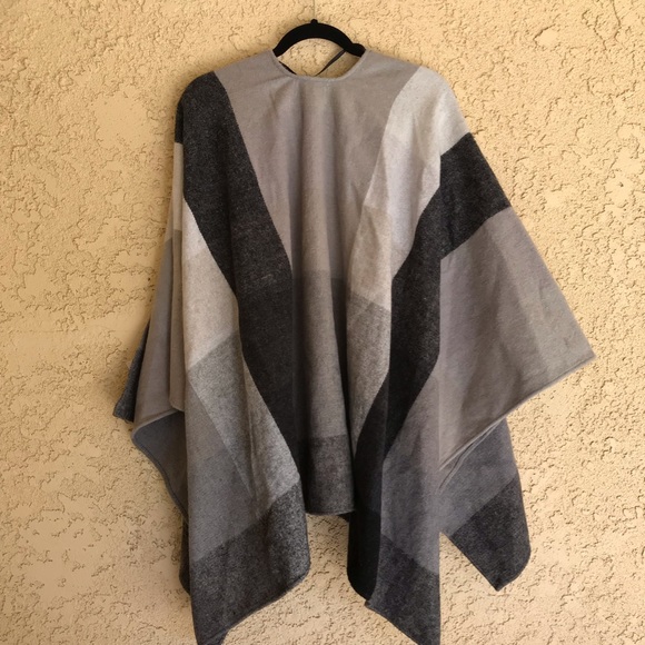NWOT Plaid Poncho Jacket/Cover - Picture 4 of 5